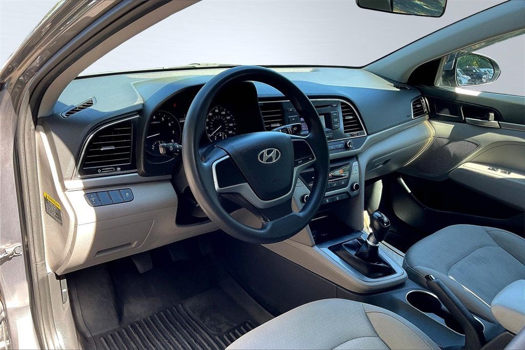 2018 Hyundai Elantra SE photo 9