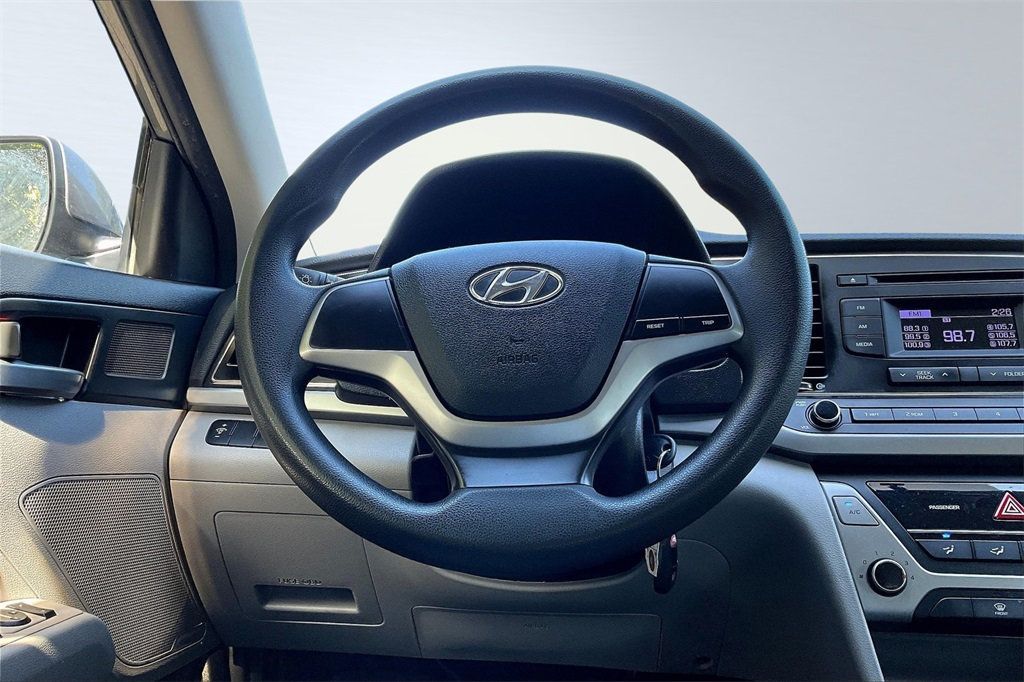 2018 Hyundai Elantra SE photo 18