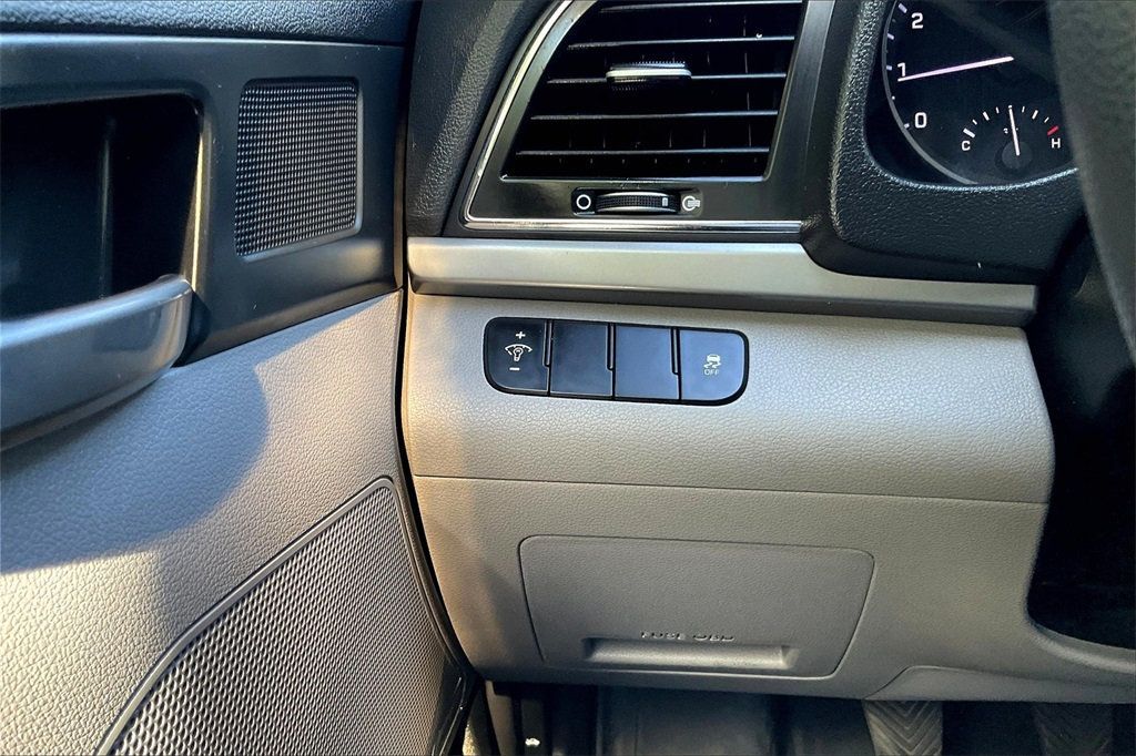 2018 Hyundai Elantra SE photo 25