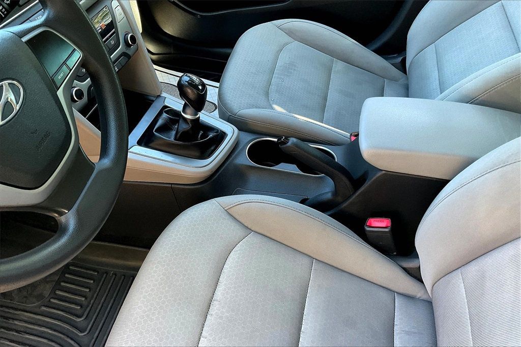 2018 Hyundai Elantra SE photo 27