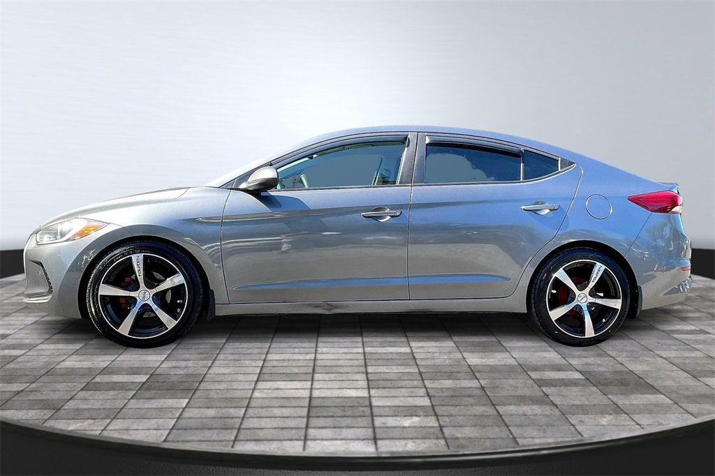 2018 Hyundai Elantra SE photo 2
