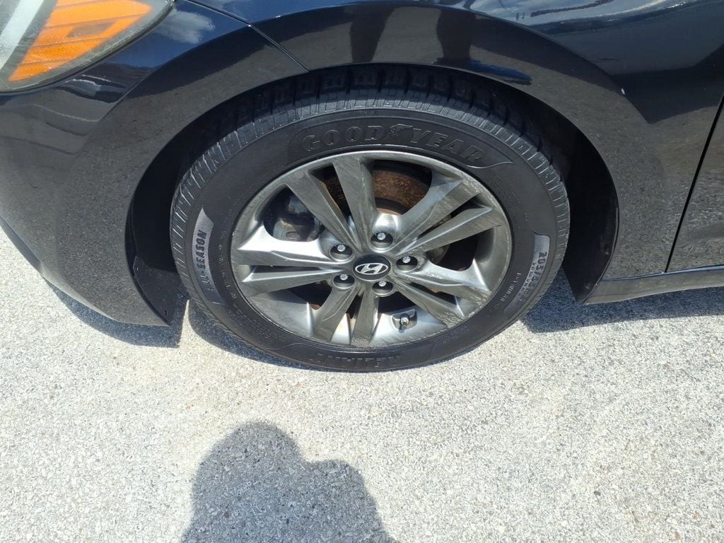 2018 Hyundai Elantra Sedan 4D SEL 2.0L I4 - 23074212 - 4
