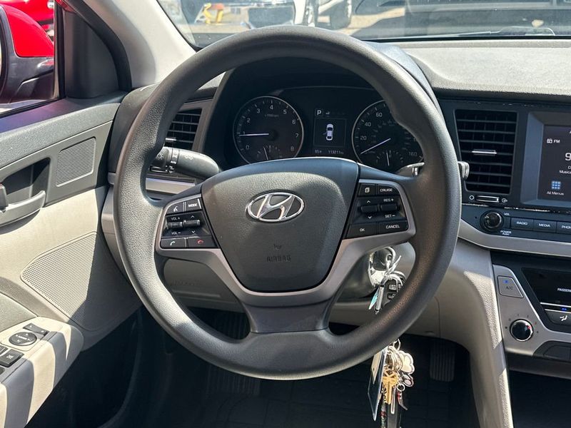 2018 Hyundai Elantra SEL - 23007342 - 17