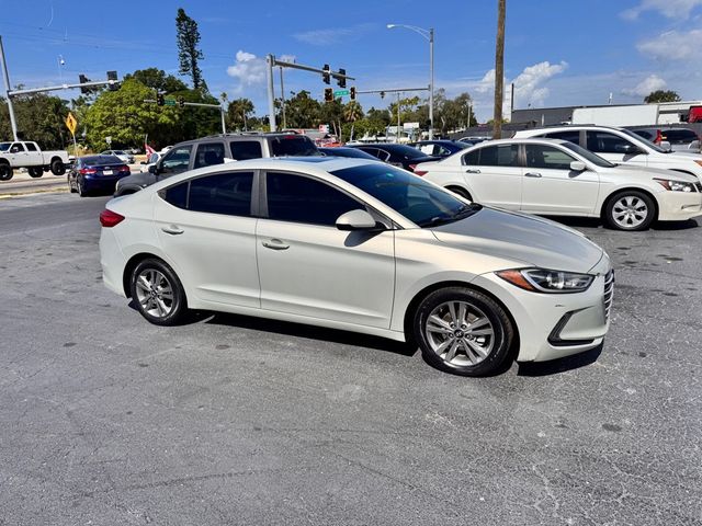 2018 Hyundai Elantra SEL - 22937642 - 2