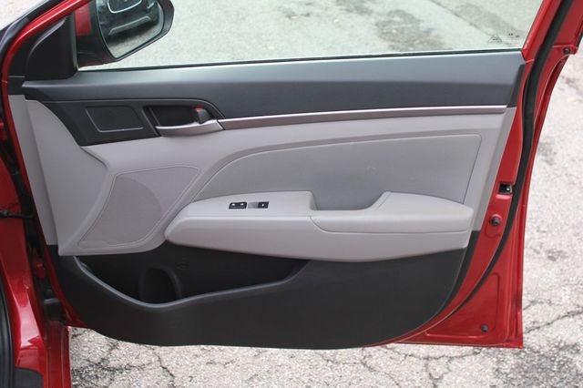 2018 Hyundai Elantra SEL 2.0L Automatic - 22955311 - 19