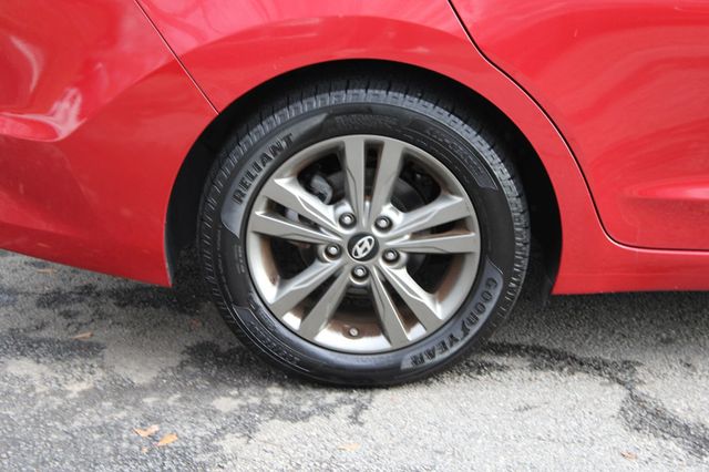 2018 Hyundai Elantra SEL 2.0L Automatic - 22955311 - 31