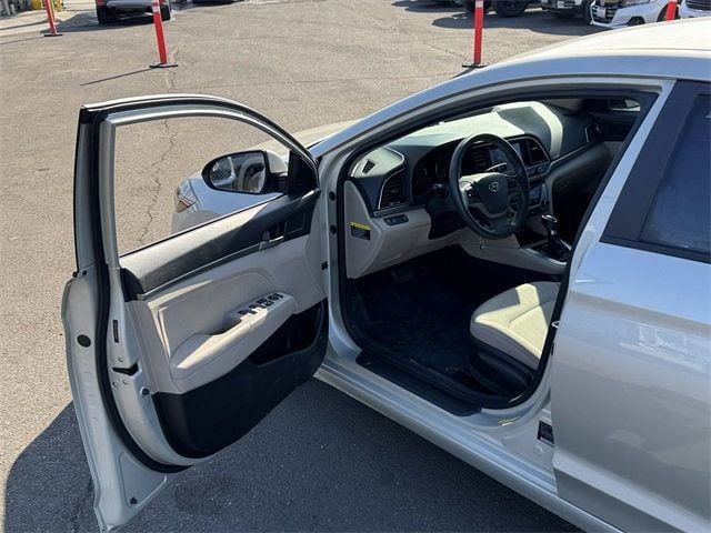 2018 Hyundai Elantra SEL 2.0L Automatic  - 22734873 - 38