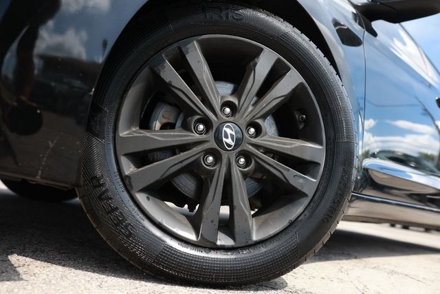 2018 Hyundai Elantra SEL 2.0L Automatic - 22995884 - 32