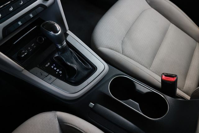 2018 Hyundai Elantra SEL 2.0L Automatic - 22995884 - 38