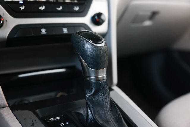 2018 Hyundai Elantra SEL 2.0L Automatic - 22995884 - 40