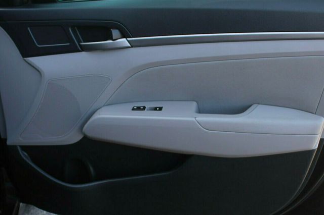 2018 Hyundai Elantra SEL 2.0L, NEW BRAKE SERVICE, NEW TIRES - 23010803 - 5