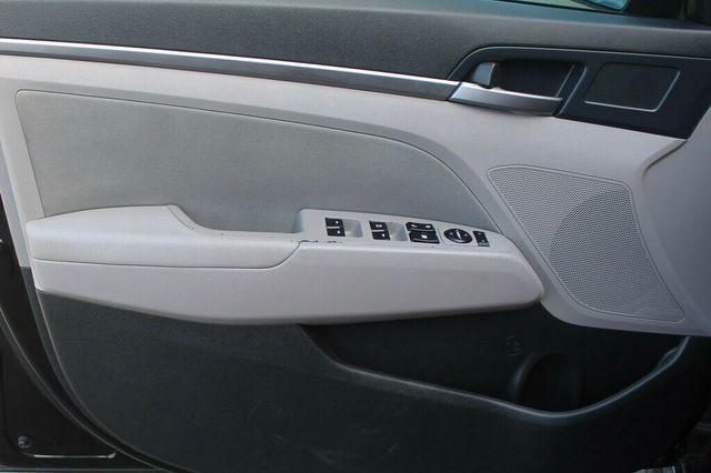 2018 Hyundai Elantra SEL 2.0L SALVAGE TITLE, NEW BRAKE SERVICE, NEW TIRES - 23010803 - 17