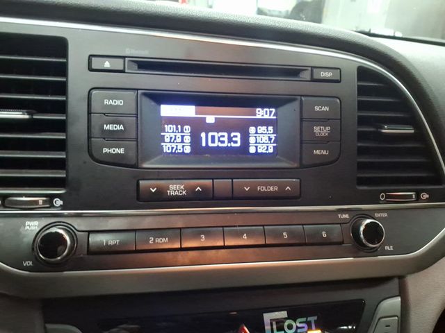 2018 Hyundai Elantra SE Sedan 4D - 22989151 - 9