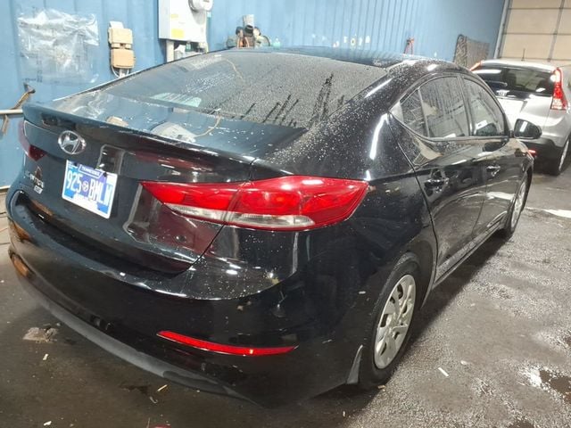 2018 Hyundai Elantra SE Sedan 4D - 22989151 - 1