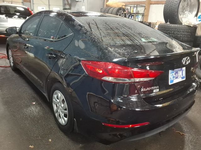2018 Hyundai Elantra SE Sedan 4D - 22989151 - 2