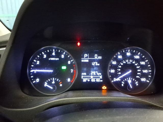 2018 Hyundai Elantra SE Sedan 4D - 22989151 - 8