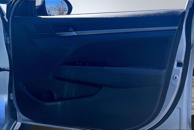 2018 Hyundai Elantra Value Edition - 22996458 - 16