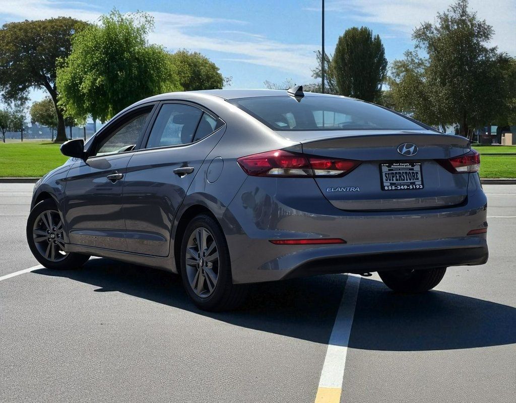 2018 Hyundai Elantra Value Edition 2.0L Automatic - 22932464 - 1