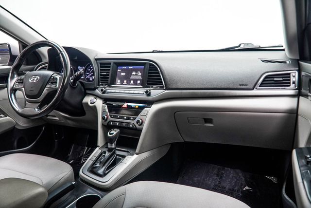 2018 Hyundai Elantra Value Edition 2.0L Automatic - 23033851 - 17