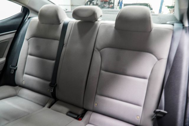 2018 Hyundai Elantra Value Edition 2.0L Automatic - 23033851 - 37