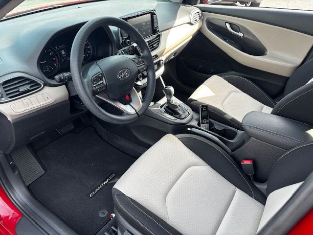 2018 Hyundai Elantra GT  - 22987525 - 3