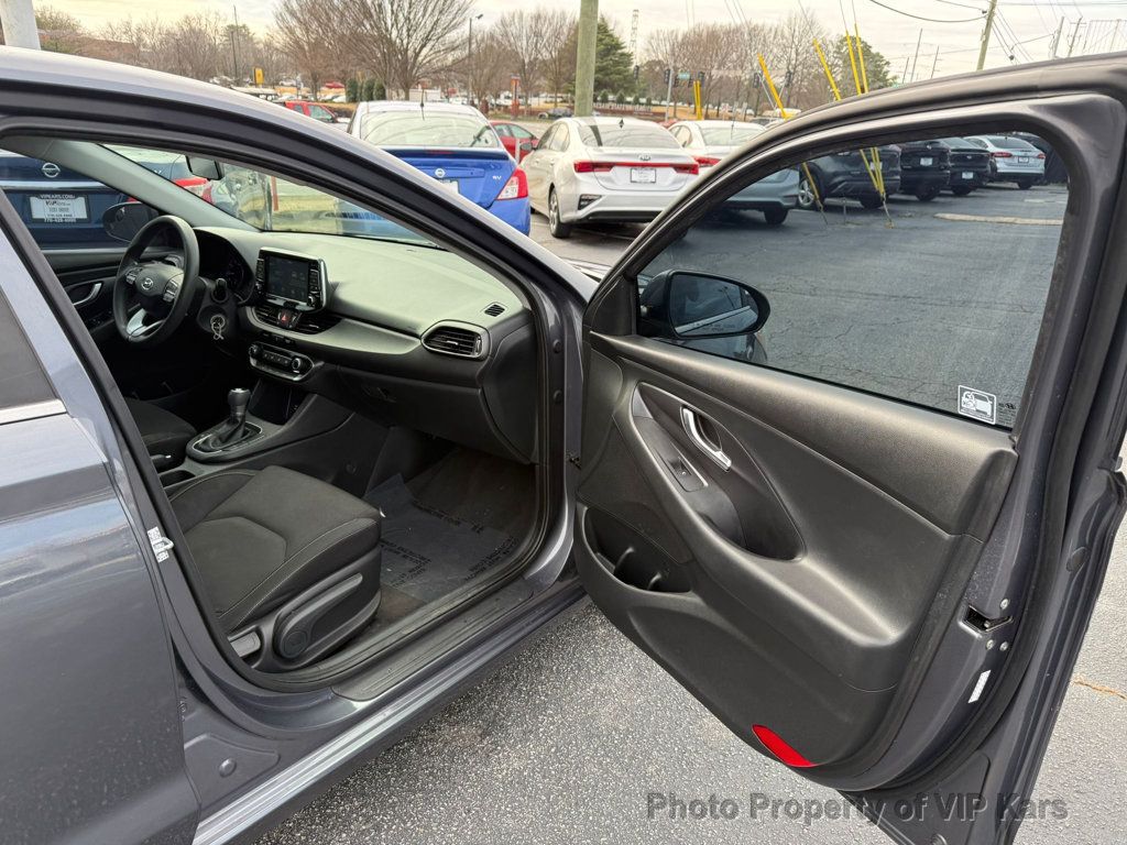 2018 Hyundai Elantra GT Automatic - 22975074 - 9