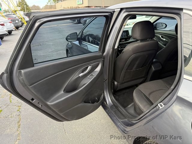 2018 Hyundai Elantra GT Automatic - 22975074 - 10