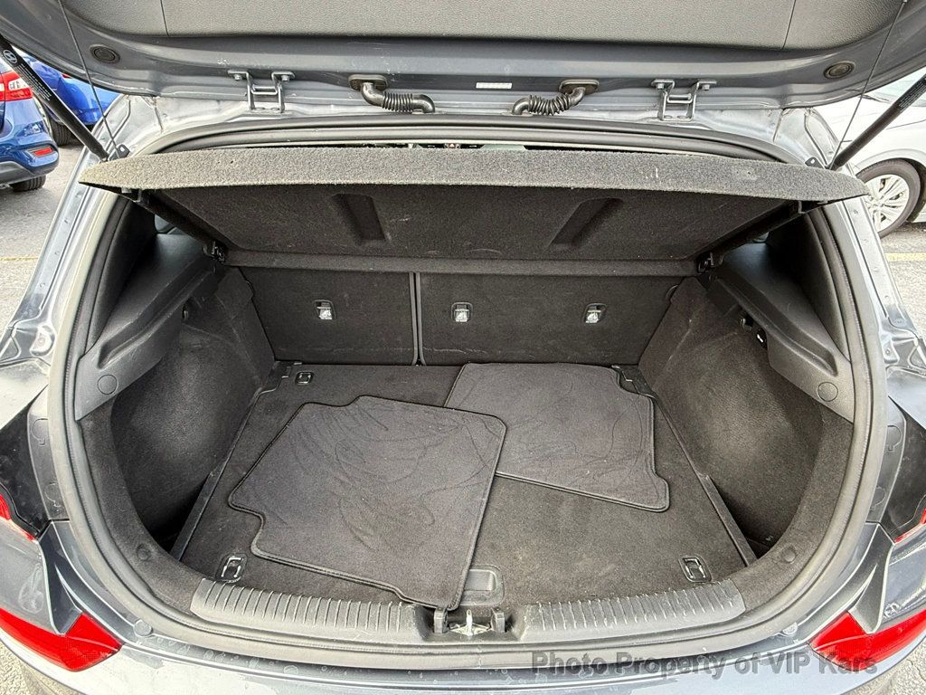 2018 Hyundai Elantra GT Automatic - 22975074 - 20