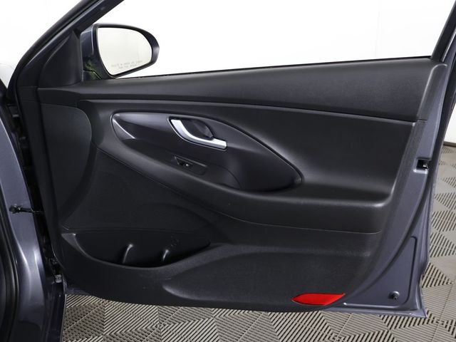 2018 Hyundai Elantra GT Automatic - 23055178 - 19