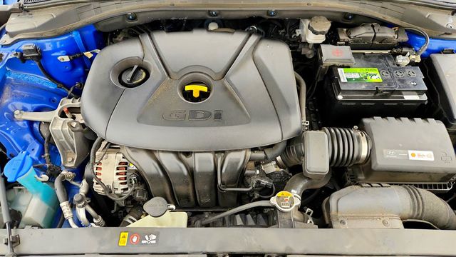 2018 Hyundai Elantra GT Automatic - 23010072 - 23