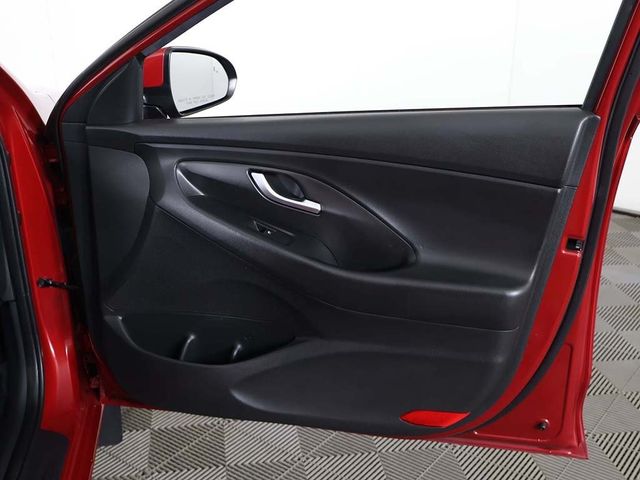 2018 Hyundai Elantra GT Sport Manual - 22963748 - 21