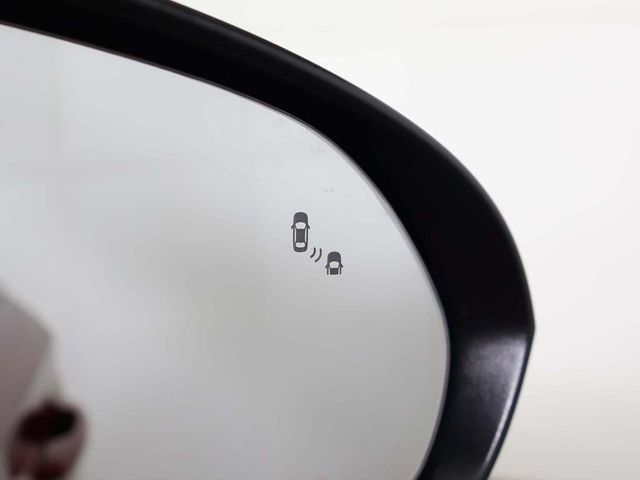 2018 Hyundai Elantra GT Sport Manual - 22963748 - 33