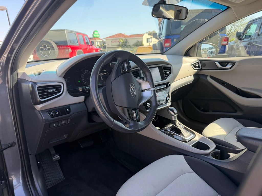 2018 Hyundai Ioniq Hybrid SEL Hatchback - 22979544 - 9