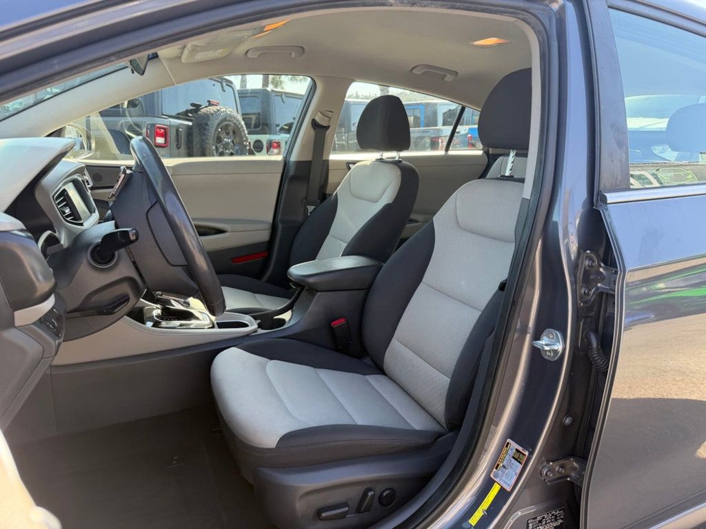 2018 Hyundai Ioniq Hybrid SEL Hatchback - 22979544 - 10