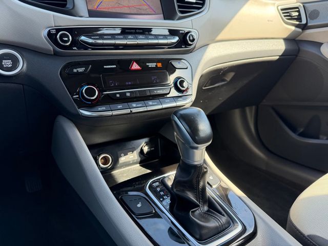 2018 Hyundai Ioniq Hybrid SEL Hatchback - 22979544 - 16