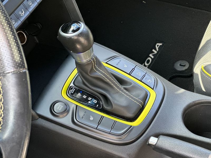 2018 Hyundai Kona Ultimate - 23048631 - 17