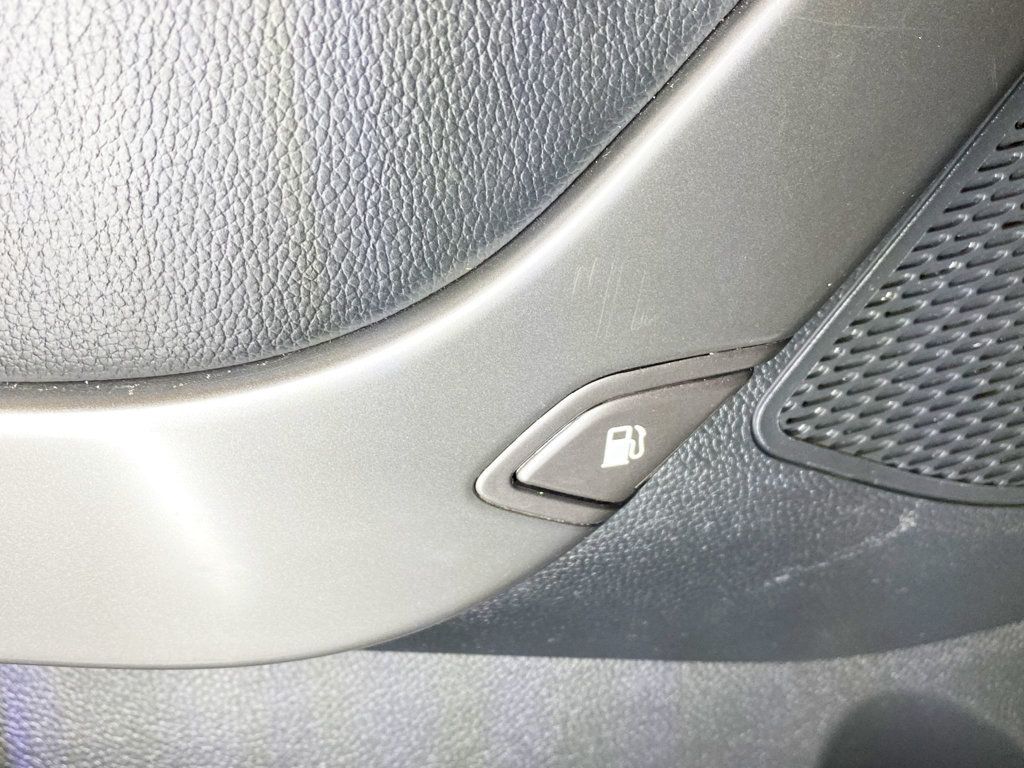 2018 Hyundai Santa Fe Sport 2.4L Automatic AWD - 22944292 - 18