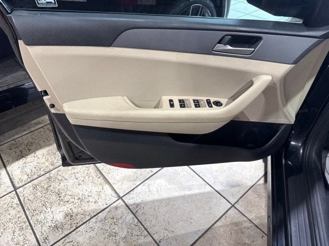 2018 Hyundai Sonata SE 2.4L - 22920495 - 17