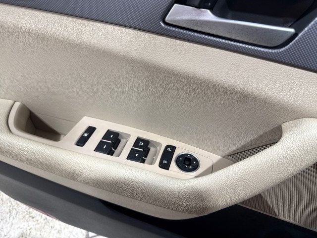2018 Hyundai Sonata SE 2.4L - 22920495 - 18