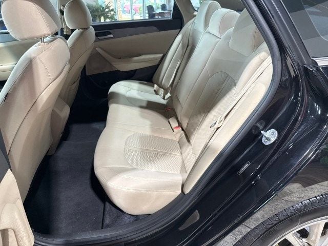 2018 Hyundai Sonata SE 2.4L - 22920495 - 19