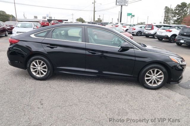 2018 Hyundai Sonata SE 2.4L - 22660694 - 5