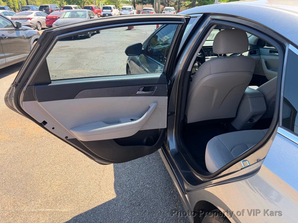 2018 Hyundai Sonata SE 2.4L - 23011958 - 9
