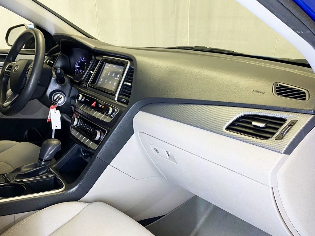 2018 Hyundai Sonata SE 2.4L - 22940663 - 41