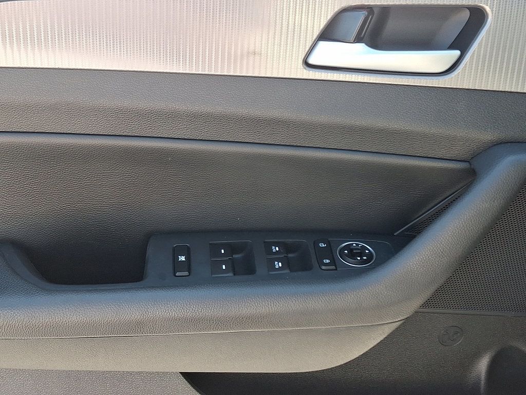 2018 Hyundai Sonata Sport 2.0T photo 12