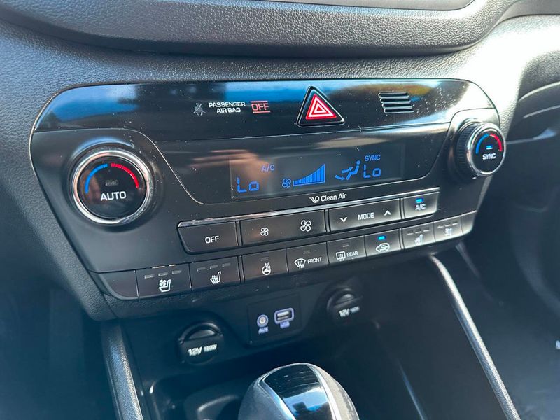 2018 Hyundai Tucson Limited AWD - 22880874 - 41