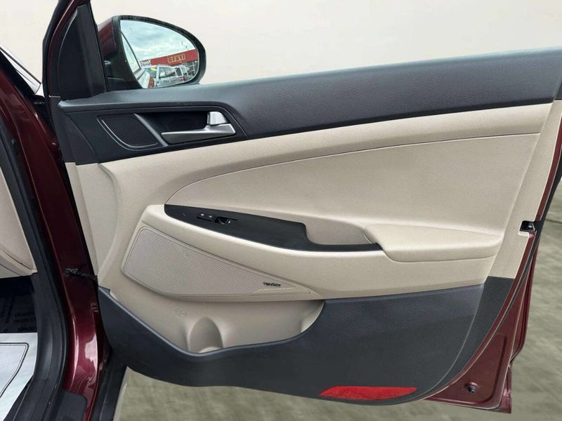 2018 Hyundai Tucson SEL 4dr SUV - 22963302 - 18