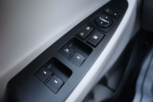 2018 Hyundai Tucson Value - 23069410 - 37