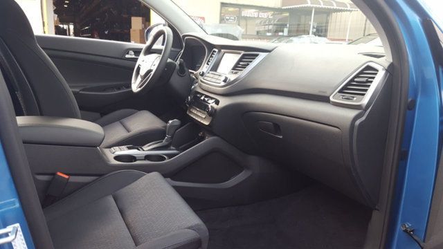 2018 Hyundai Tucson Value Edition w/Panoramic Roof - 18291696 - 10