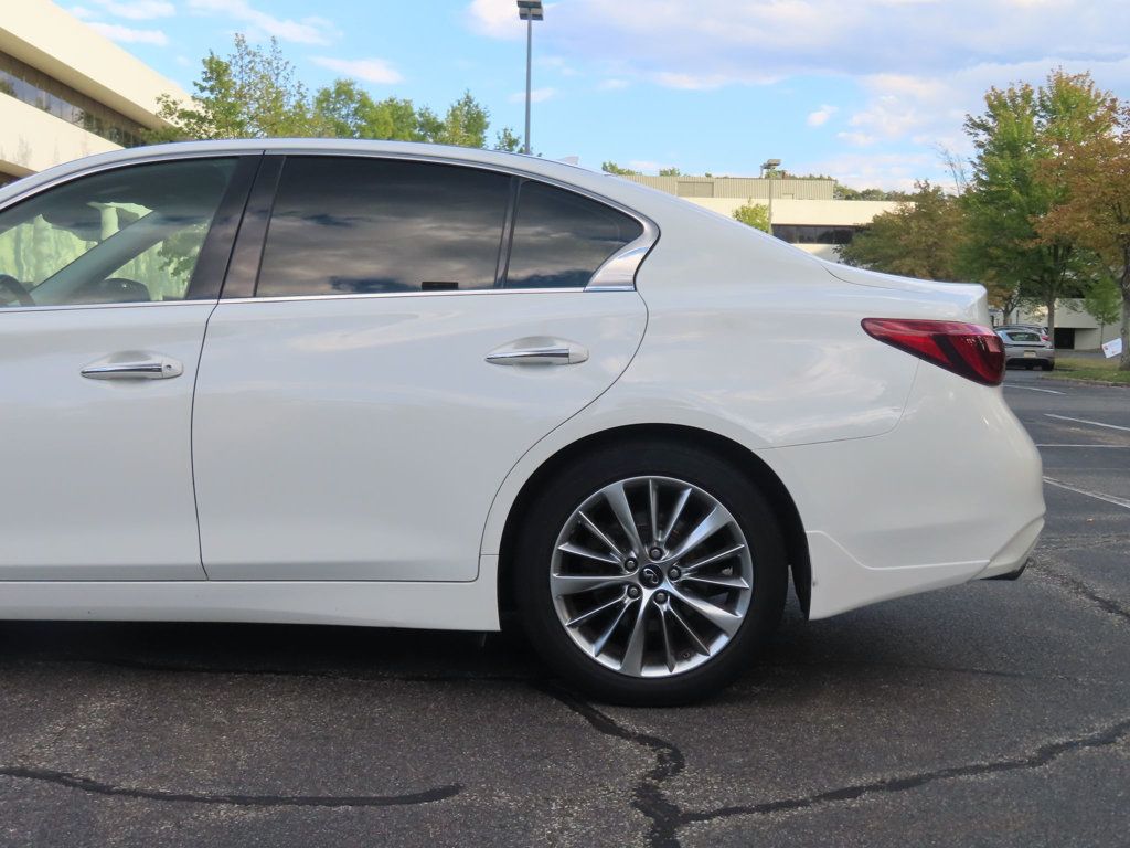 2018 Infiniti Q50 3.0t LUXE AWD photo 9