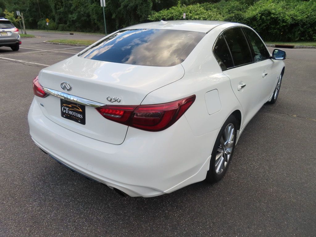2018 Infiniti Q50 3.0t LUXE AWD photo 13